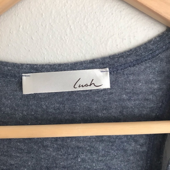 🔥LUSH TOP🔥 - Picture 3 of 4